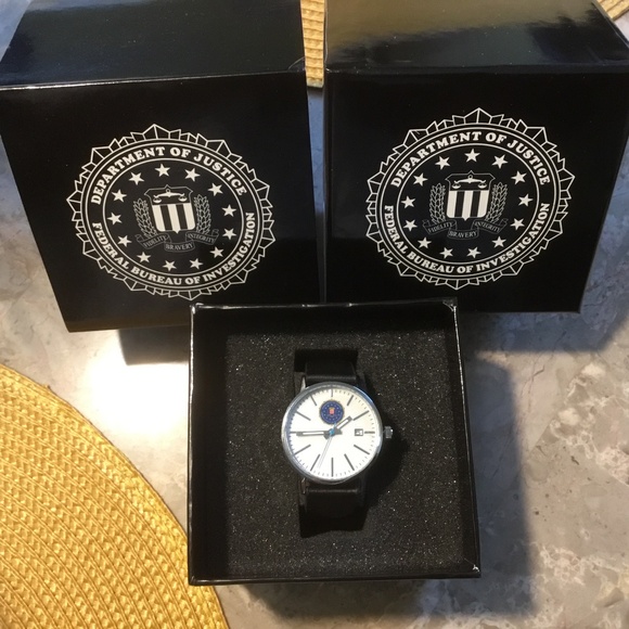 Women /Girls FBI Logo Date/Time Watch NEW! Genuine Leather Band. - Picture 16 of 16